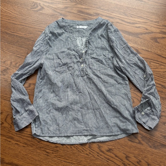 Carve Designs Gray Striped gauze blouse - Picture 1 of 4